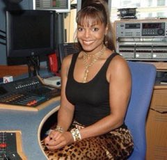 guisilveiras_'s tweet photo. me surpreendendo com a discografia da Janet https://t.co/AbkVpIszP3