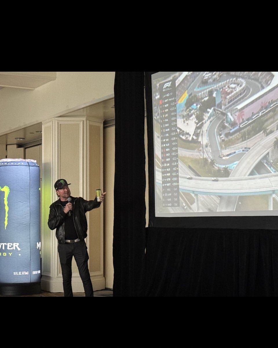 Kurt Busch tweet media
