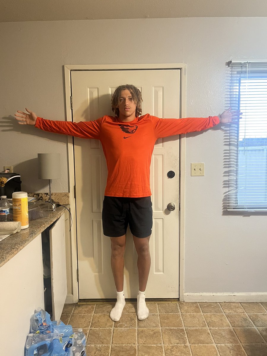 Trevohn11's tweet photo. Safety/Defensive Back

6’3 190

3.6 GPA

A League conference (CALI JUCO)

AA in hand (Transcripts available)

6 division 1 offers

@MPCLoboFootball 

Tape: https://t.co/hAIBYxTY9E https://t.co/T29XeRci8a