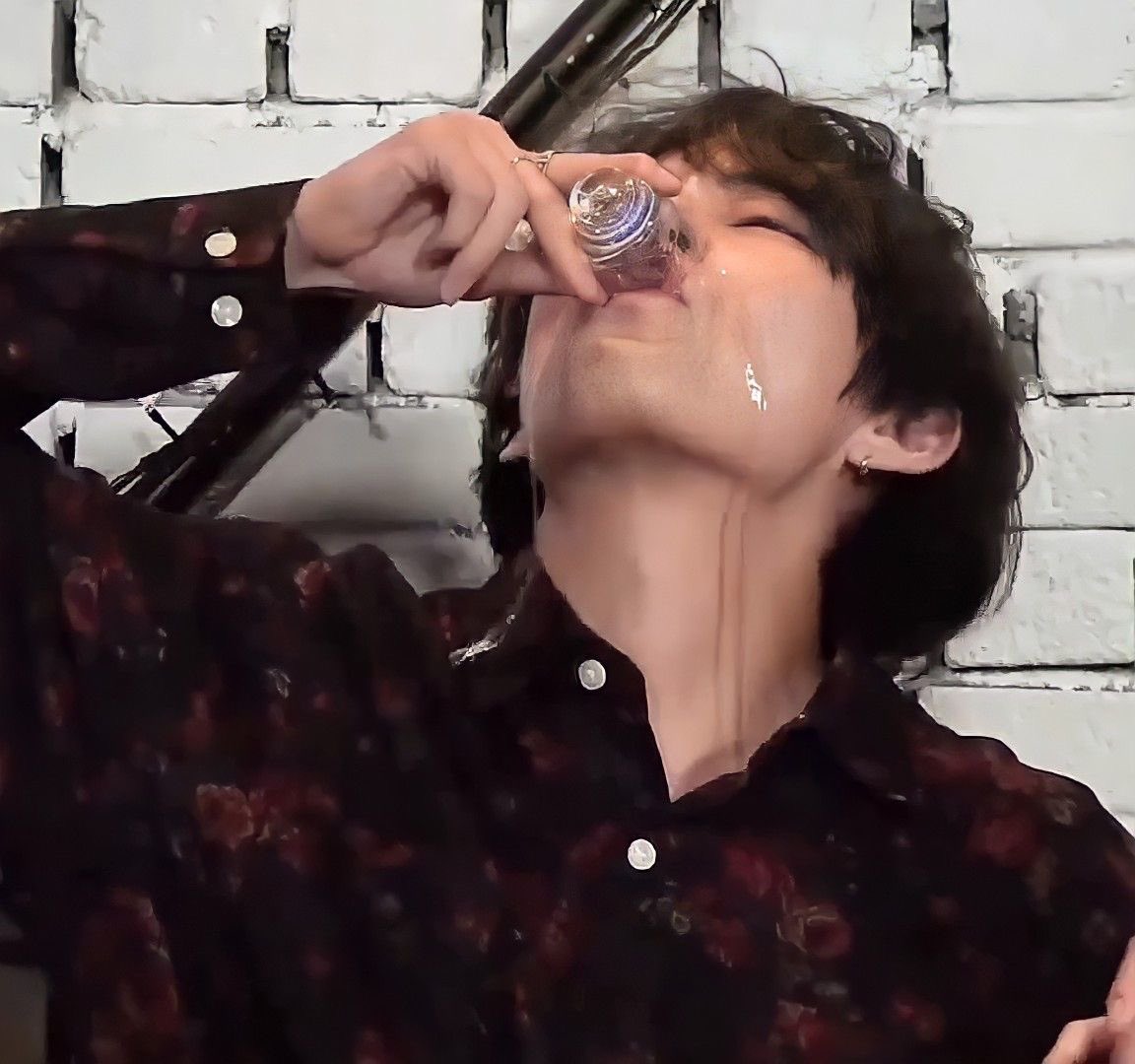 tif⁷ 🪭 VAI VER O BTS E LOUIS tweet media