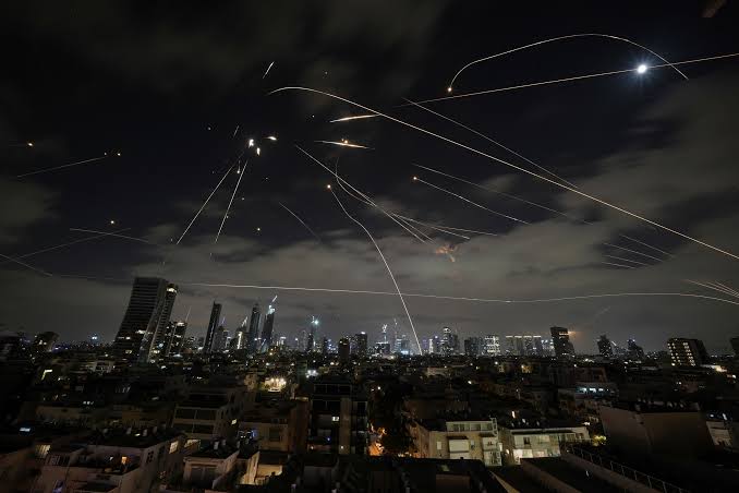 BPlan14862's tweet photo. 🇮🇷🇮🇱⚡️– Israel's Walla news:
Israel is preparing for a resumption of war against Iran https://t.co/mPuW4LStRP