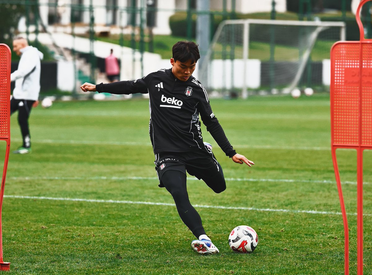 Besiktas's tweet image. Tümosan Konyaspor maçı için hazırlıklarımızı tamamladık. 🦅