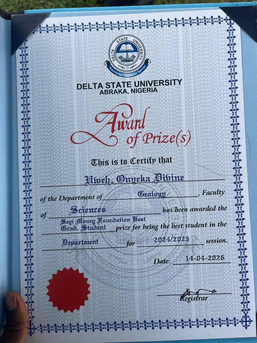 Big____Dee's tweet photo. https://t.co/vHFnX6fdNt Geology 🎓
Graduated as the Second Best in my Department. Grateful for the journey, proud of the result.
#delsu #classof2025 https://t.co/q350n8hjrb