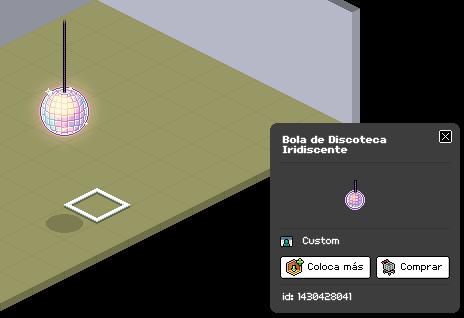 CustomVrz's tweet photo. El día de hoy es bastante especial en Habbo ya que no ha ocurrido solo el error de la Espada Láser, no, ¡han ocurrido 2 errores! El segundo se trata de la salida accidental de la Bola de Discoteca Iridiscente no crackeable, junto a los packs que contiene cada uno de los furnis de la versión crackeable. De esta manera es como normalmente salen los furnis crackeables en los hoteles .FR y .NL, pero esta vez salió en todos los hoteles durante un corto tiempo.

Debido a esto, la versión no crackeable de la Bola de Discoteca Iridiscente ahora está disponible en nuestro hotel, y debido al corto tiempo que estuvo y la naturaleza del mismo como un error, podríamos considerarlo un nuevo furni arcano, así como sucedió con la Lupa de Oro Macizo no crackeable que fue entregada por error en un concurso.

Cabe mencionar que en otros hoteles como .COM y .BR estas bolas no han subido mucho de precio ya que hay usuarios que compraron muchas en cantidad y las han subido baratas en mercadillo, mientras que en nuestro hotel ya se han vendido algunas por precios considerablemente altos.