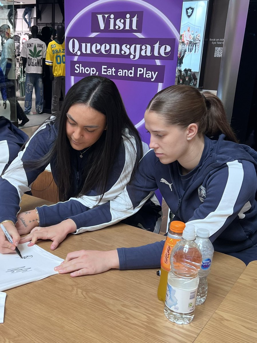 mrgaryreed's tweet photo. ✍🏻📷🏆 with @theposhwomen today at @Queensgate_PB @NLFO77 @theposhwomen @PeterBurrow1934 @FAWNL #pufc #theposh

@niamhconnor8 @courtneyc1ark8 @brown_poppie @Edriscollking https://t.co/ul0sEudnvp