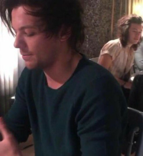 Larry Comforts ໑̣⋆☾⋆🪩 tweet media
