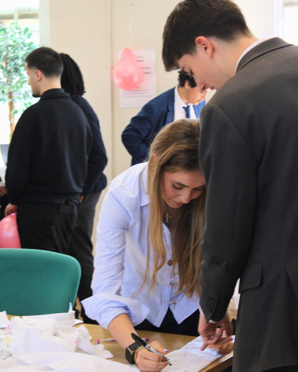 FidelisCollege's tweet image. On Friday, we paused to celebrate our Year 13s. We are so proud of the young people they are becoming. As they begin study leave, we stand with them, supporting, encouraging and cheering them on through this final sprint of their Fidelis journey!

#FidelisCollege #PrivateSchool