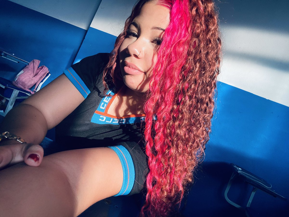 manirkives's tweet photo. angels have pink hair💗

 #ArmySelcaDay #arsd #jimin https://t.co/15tgrOGLj1