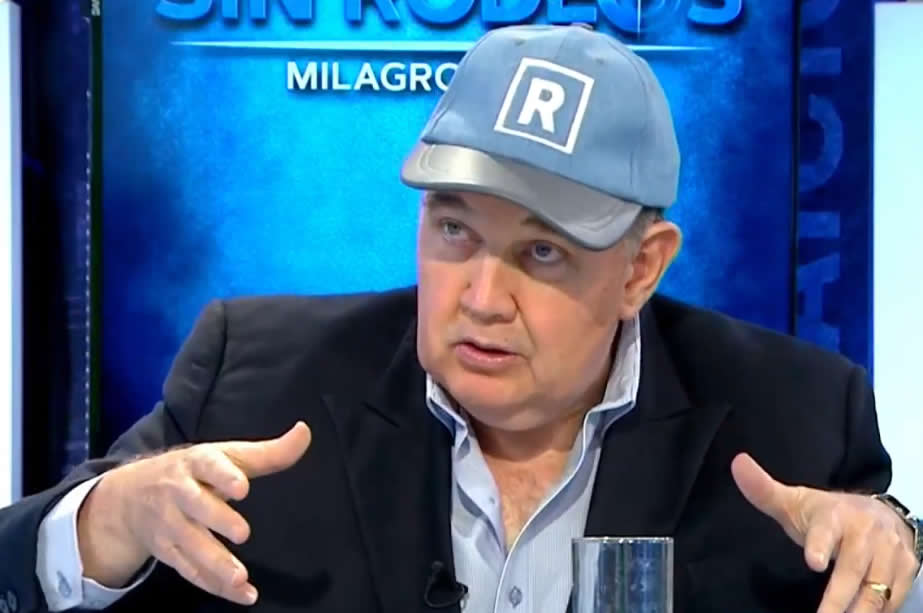 agendapais2014's tweet image. @rlopezaliaga1 adelanta que no juramentará como senador si sus denuncias de fraude son desestimadas
Con esta decisión el excandidato evita que su presencia en el #Senado sea interpretada como una aceptación tácita del conteo oficial @Renovacion_Peru 
agendapais.com/actualidad/rla…