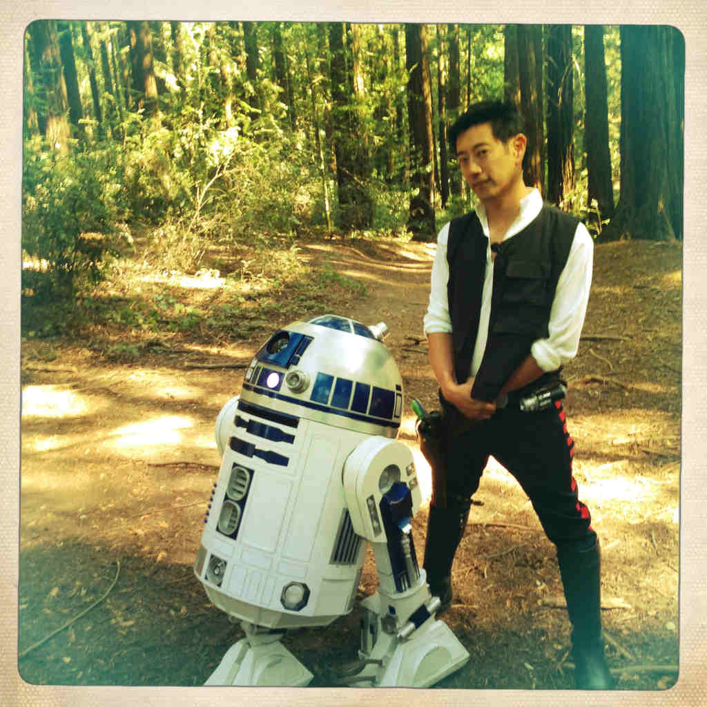 TrekContinues's tweet photo. Happy Star Wars Day STC Fans! It's possible to like both! We do! Fun fact! Did you know that Grant Imahara operated R2 D2 &amp; updated the R2 models for the 2002 movie "Attack Of The Clones"? So you see...it IS possible to be a Trekkie &amp; love Star Wars too! We miss you, Grant!❤️ https://t.co/oZNcHZbLTw