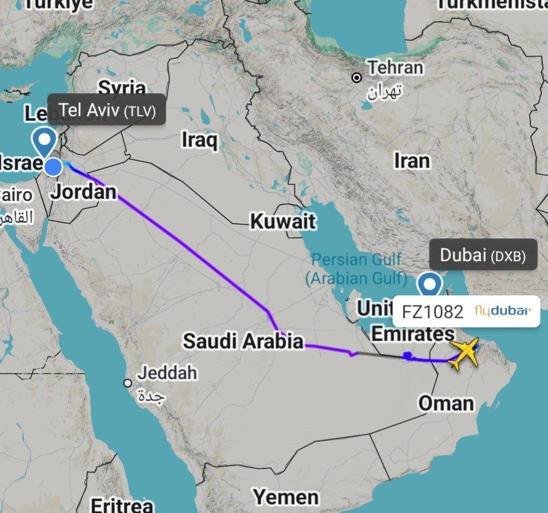 MahalaxmiRaman's tweet image. Following the Iranian attack on the #UAE and the closure of airspace: Fly Dubai flight number FZ1082 from #TelAviv to Dubai landed in #Muscat, the capital of #Oman - a country that does not maintain official relations with #Israel.

By the way, there are unconfirmed reports of