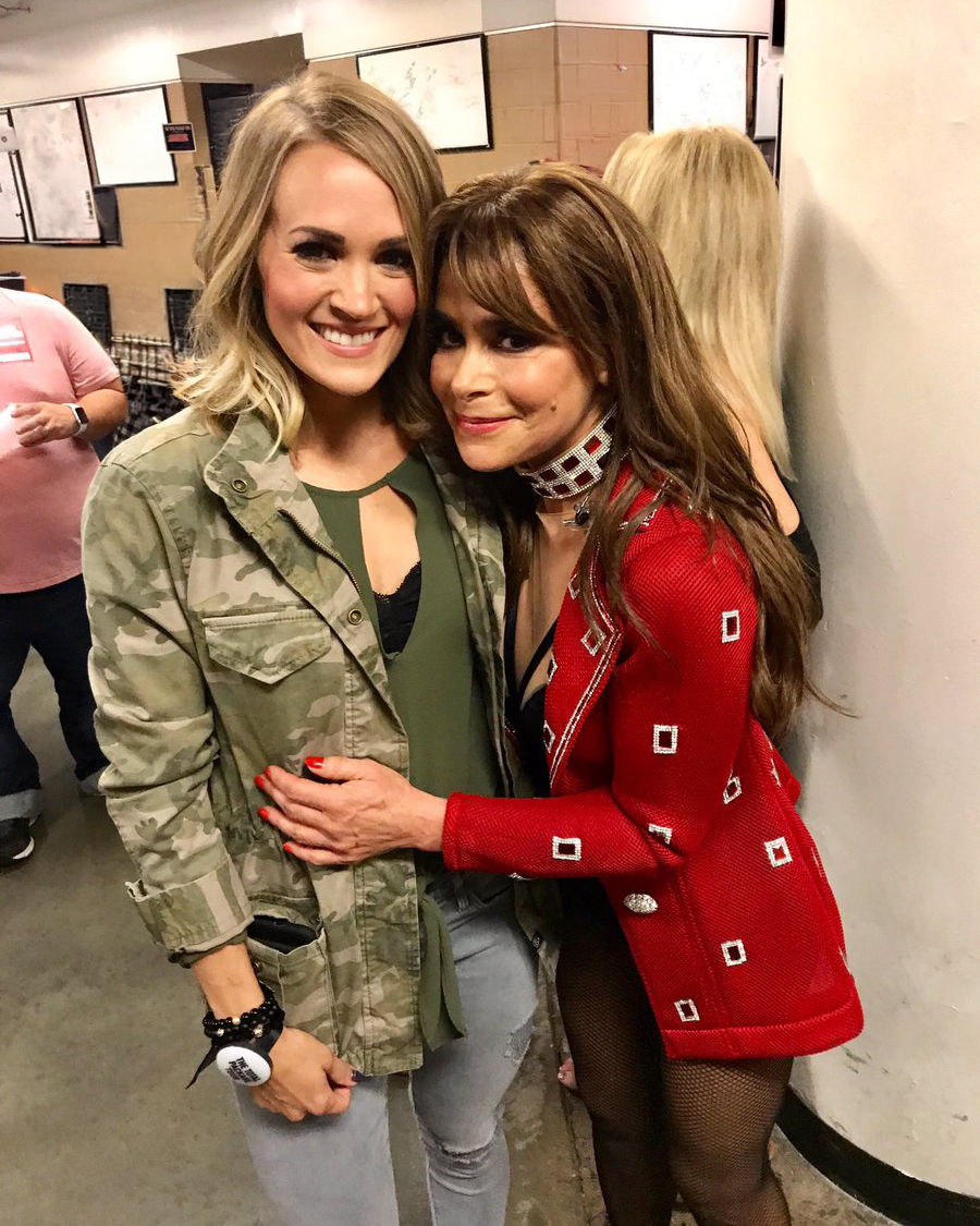 Carrie Underwood tweet media