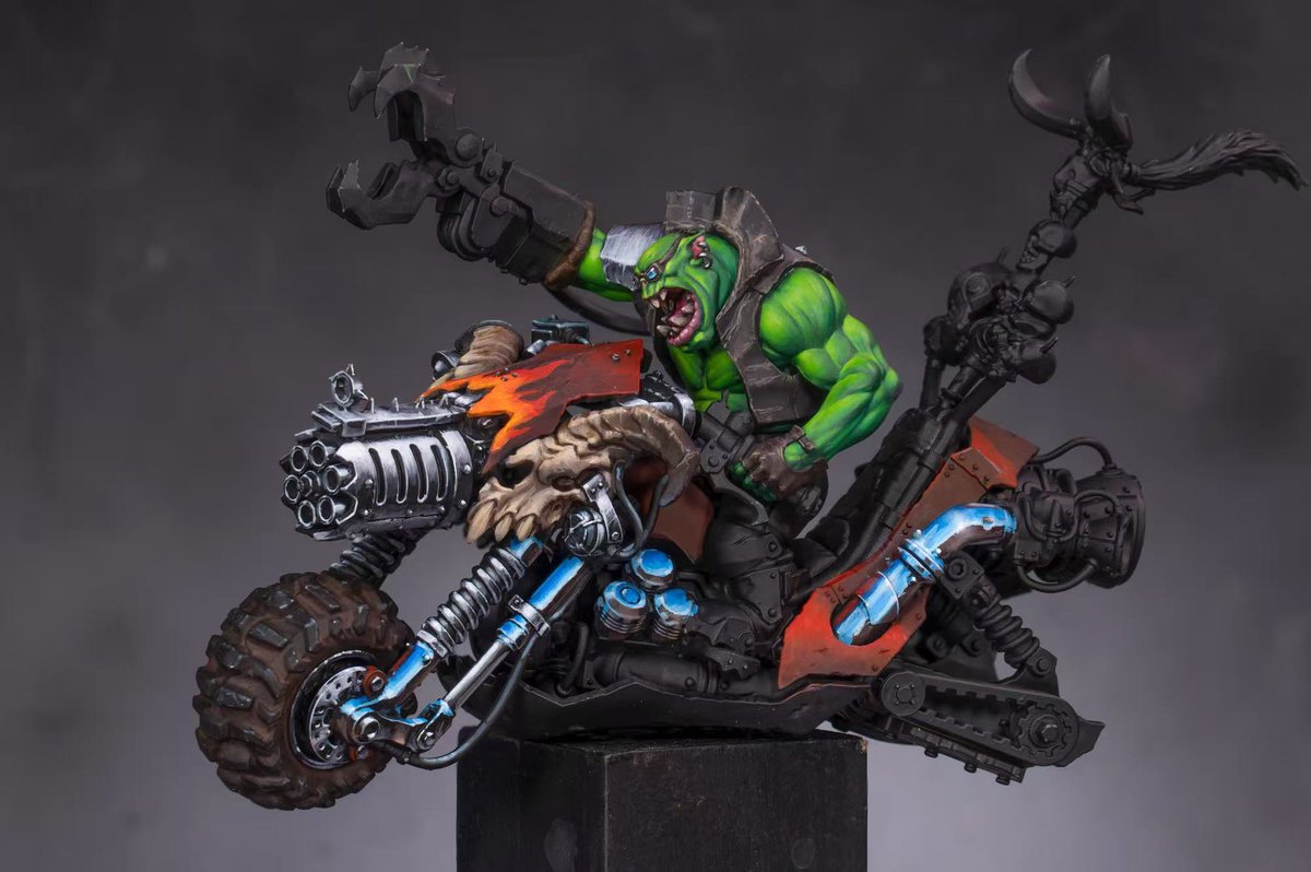 theminiaturista's tweet image. Shiny Chrome! V6 Motorz high Zpeed! Work in progress of Gutsmek like a classic chopper, and look at that vest! Hope you like how it's going.

#warhammer40k #warhammer #warhammercommunity #paintingminiatures