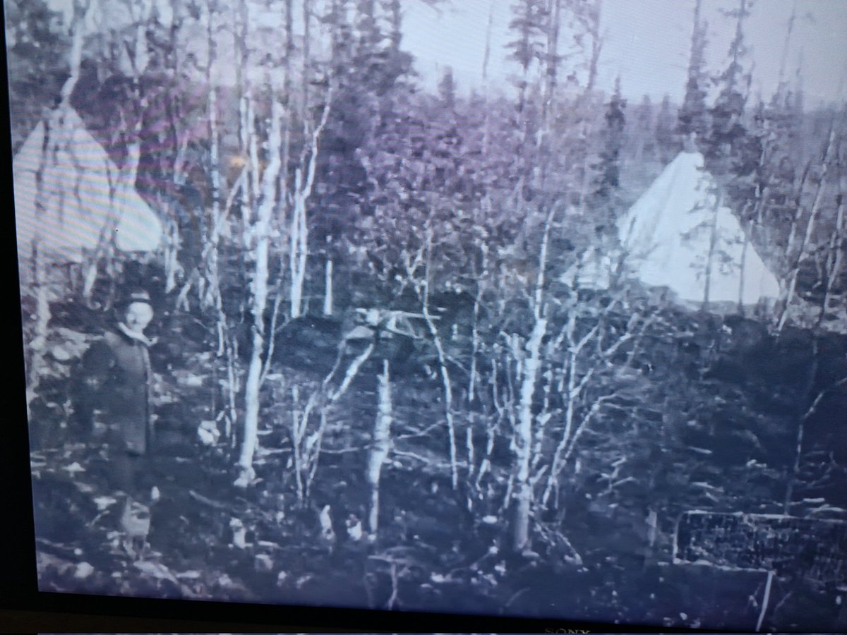 White privilege.

Året är 1910 och Porjus kraftverk ska byggas.

Tält &amp; jordkoja.