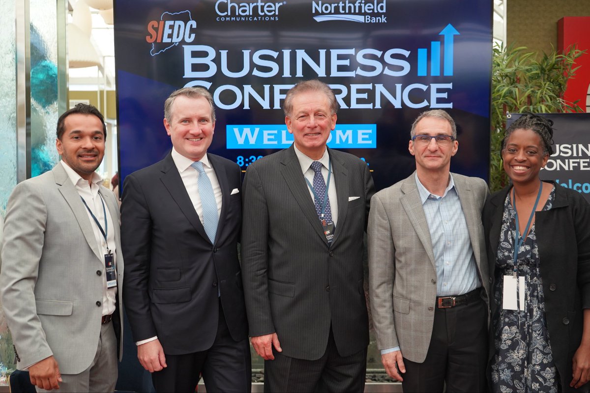SI_PPS's tweet photo. Last week at the @SIEDC Business Expo, our Executive Director and team presented on panels relating to business development, the SCN and support for Staten Island Veterans. It was a great gathering of community leaders and innovators. Thanks to everyone who joined the sessions! https://t.co/LoFOfijkeQ