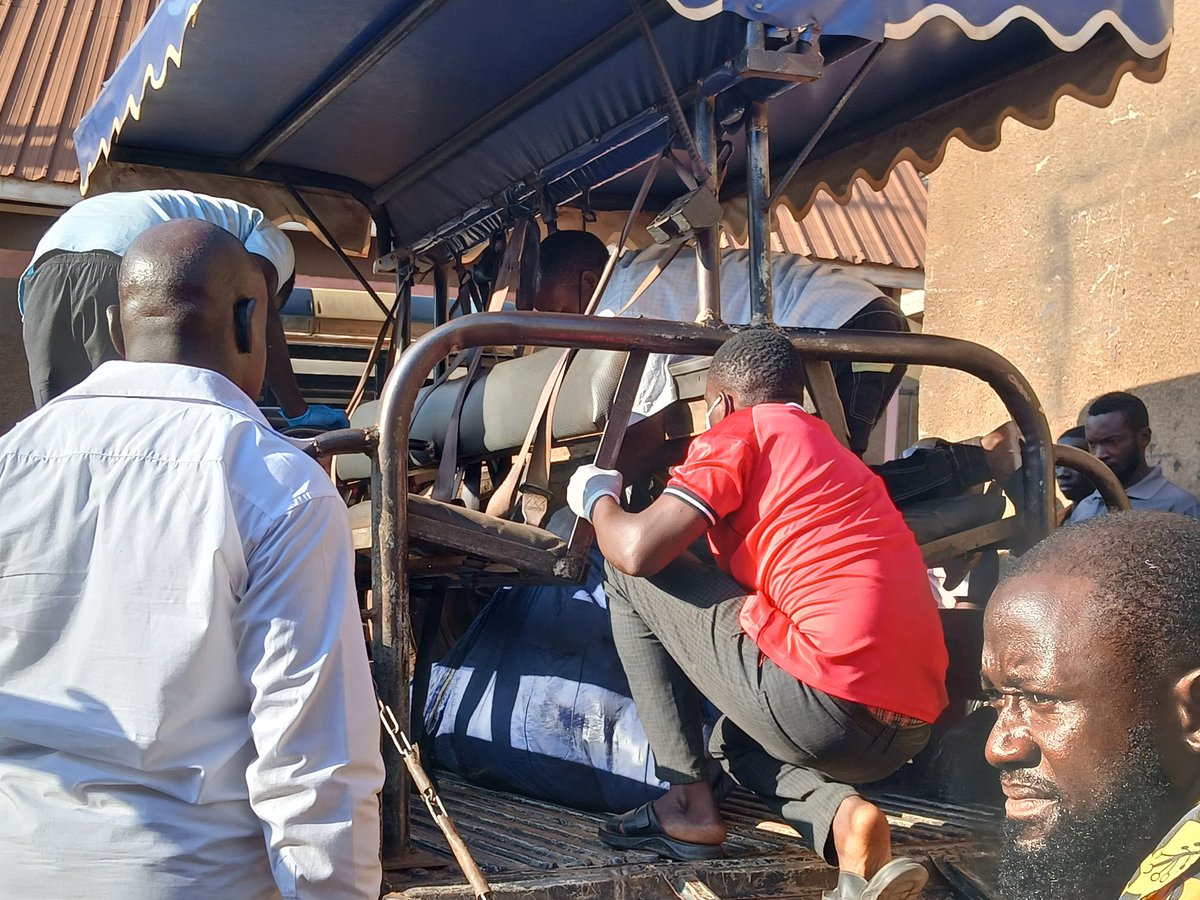 ngabotonny22's tweet image. Tragedy in Kira: @PoliceUg arrest family members, including Nanyonjo Rose, after a relative’s body was found locked in a room for 7 months, wrapped in blankets with all openings sealed. #Uganda #Crime