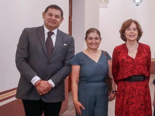 VirtualNotMX's tweet image. 🏛️ GOBIERNO | Puebla Puebla se posiciona como polo estratégico de innovación científica en México dlvr.it/TSMhTD 🔗 #Puebla #Innovación #Ciencia #Tecnología #Semiconductores