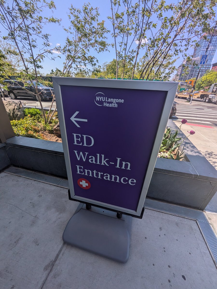 mpineofficial's tweet image. I'm at a great emergency department hospital again. Since the NYC police started harassing me strangers blow smoke in my direction while they are harassing me. The police say it's just a coincidence and the normal flow of things. 5/4/2026. #nypd #fbi #police #cops #newyork