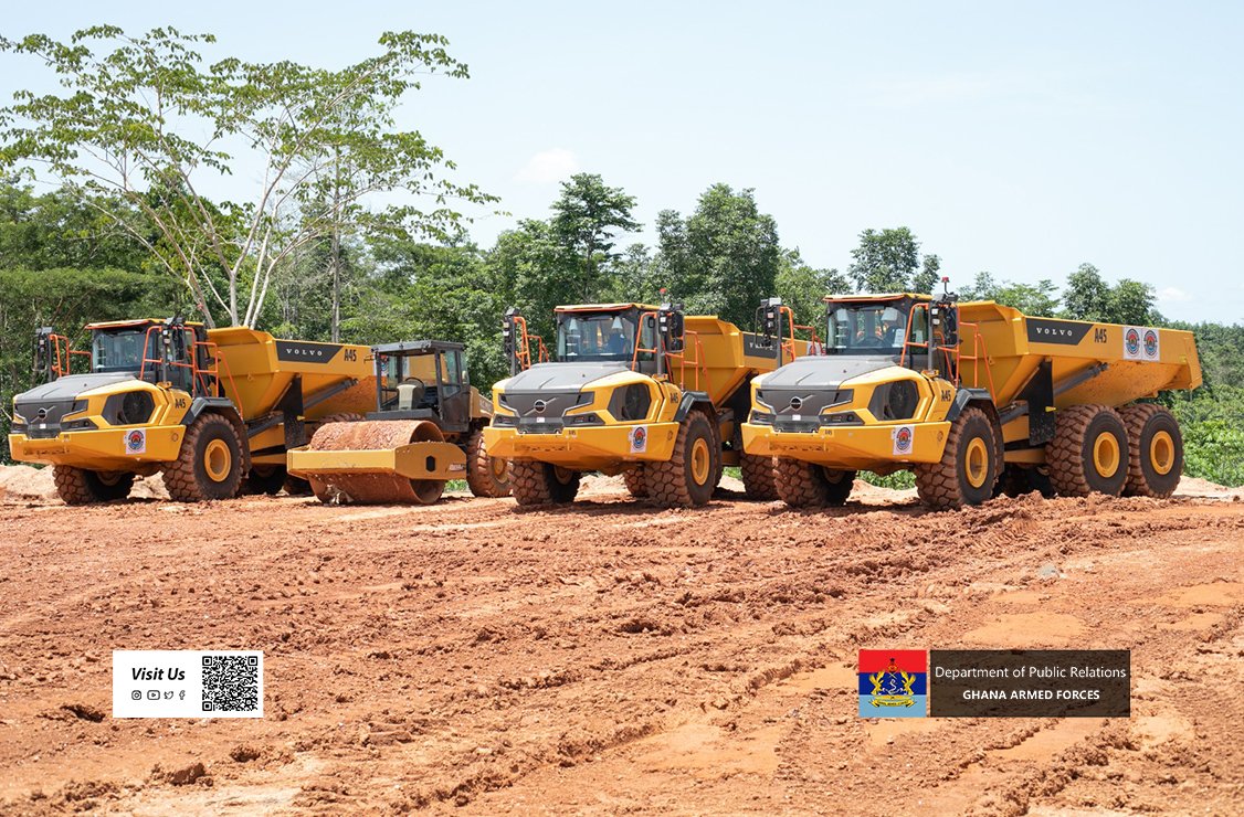 MPKwarteng_'s tweet photo. Engineers of the Ghana Armed Forces (GAF) are currently clearing land for the construction of the Accra–Kumasi Expressway. #BigPushProjects #AbanPapaAba https://t.co/vJIcOZGGCy