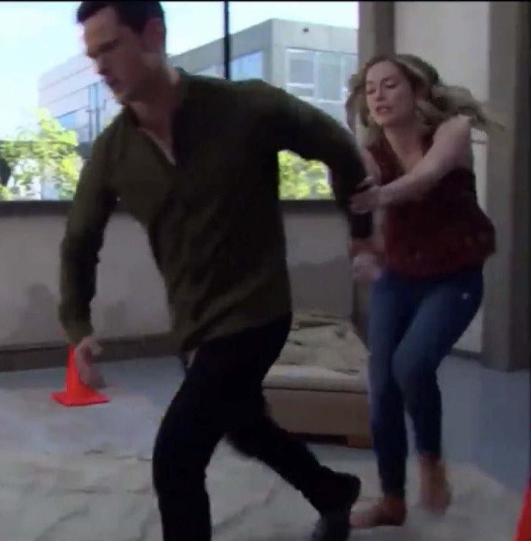 ChelseaMBBfan's tweet image. Messing with my brother….🙄 #BoldandBeautiful sure sure