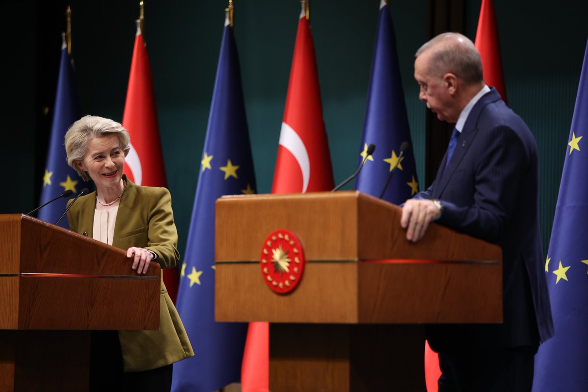 Öznur Küçüker Sirene tweet media