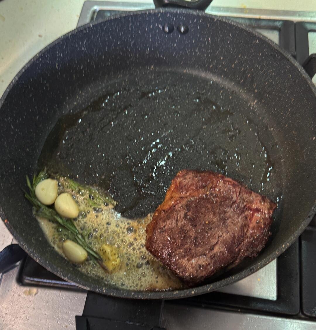 Aveline_qa3b's tweet image. Cooked to absolute perfection! With its delicate rosy hue and rich, abundant marbling, it simply melts in your mouth—pure bliss! #steak