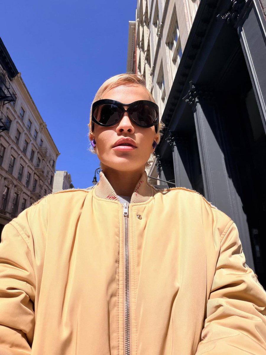Rita Ora tweet media