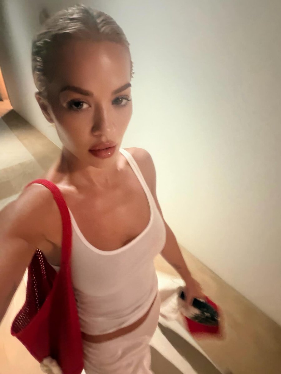 Rita Ora tweet media