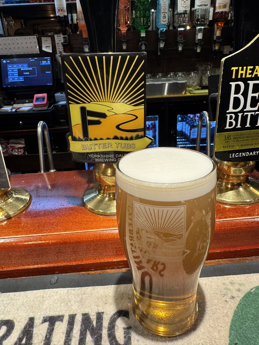 ThePubChampion's tweet image. Proud that I fulfilled an ambition to play at the lovely Yorkshire Dales Brewery in #Askrigg, in glorious #Wensleydale in the stunning #YorkshireDales 🎶🎵

This year is the 2️⃣0️⃣th anniversary of this wonderful independent brewery. 

Cheers, congratulations and thank you! 🙏 👏🍺
