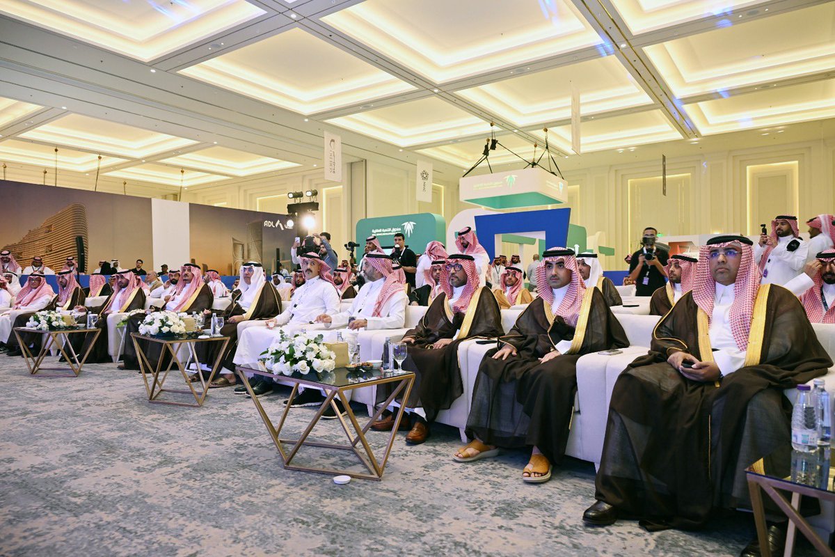 AsharqiaChamber's tweet photo. شارك أعضاء من لجنة العقار والتطوير العمراني بغرفة الشرقية برئاسة راشد القاضي في افتتاح معرض سيريدو للتطوير والتمليك العقاري بحضور م.عبدالمحسن الجماز الوكيل المساعد  لوزارة البلديات والإسكان لتحفيز المعروض السكني والتطوير العقاري و م.فارس عريج وكيل الامين للإسكان بأمانة الشرقية https://t.co/vfYxKCCS5K
