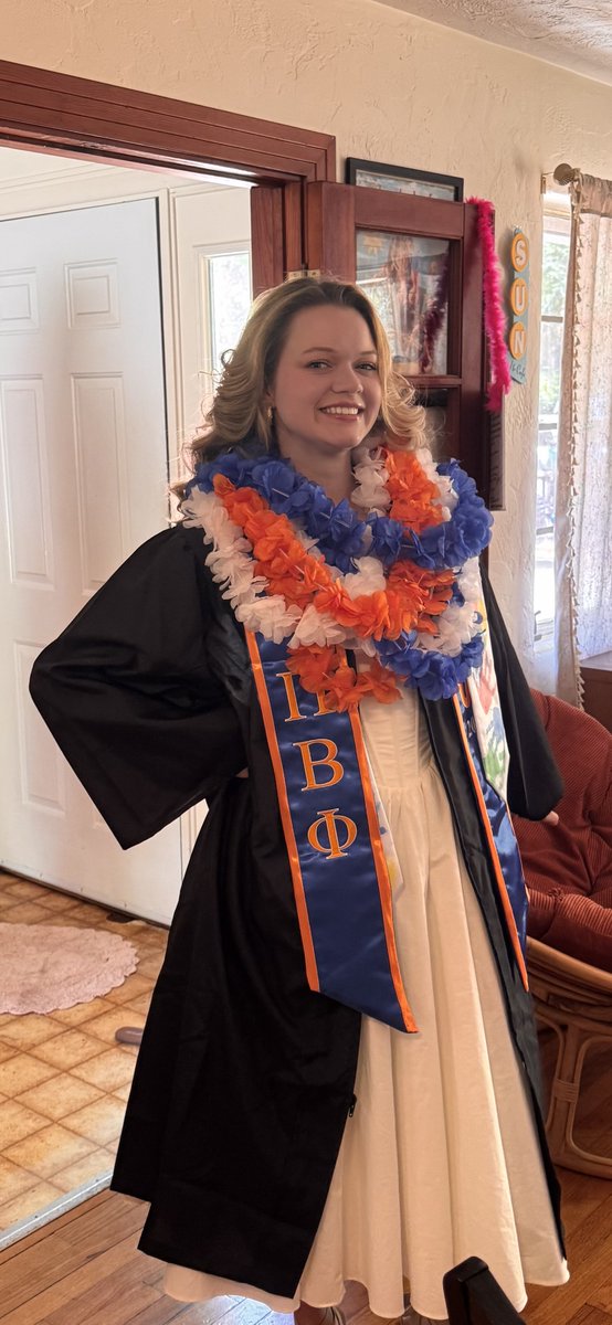 Boxdrummer's tweet photo. #UFGrad Abby is an Engineer! https://t.co/5hMosbaMNz