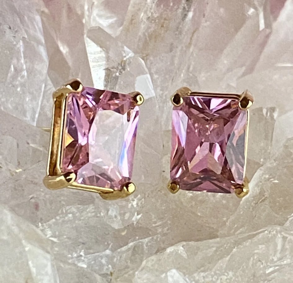 StuffWeFind1's tweet image. Emerald Cut CZ Simulated Pink Sapphire Earrings - Vermeil - 925 - Ross Simons 

ebay.us/m/40JrE9

#pink #jewelry #earrings #sterlingsilver #vermeil #cz #bride #grad #giftsforher #mothersdaygifts #foryou
