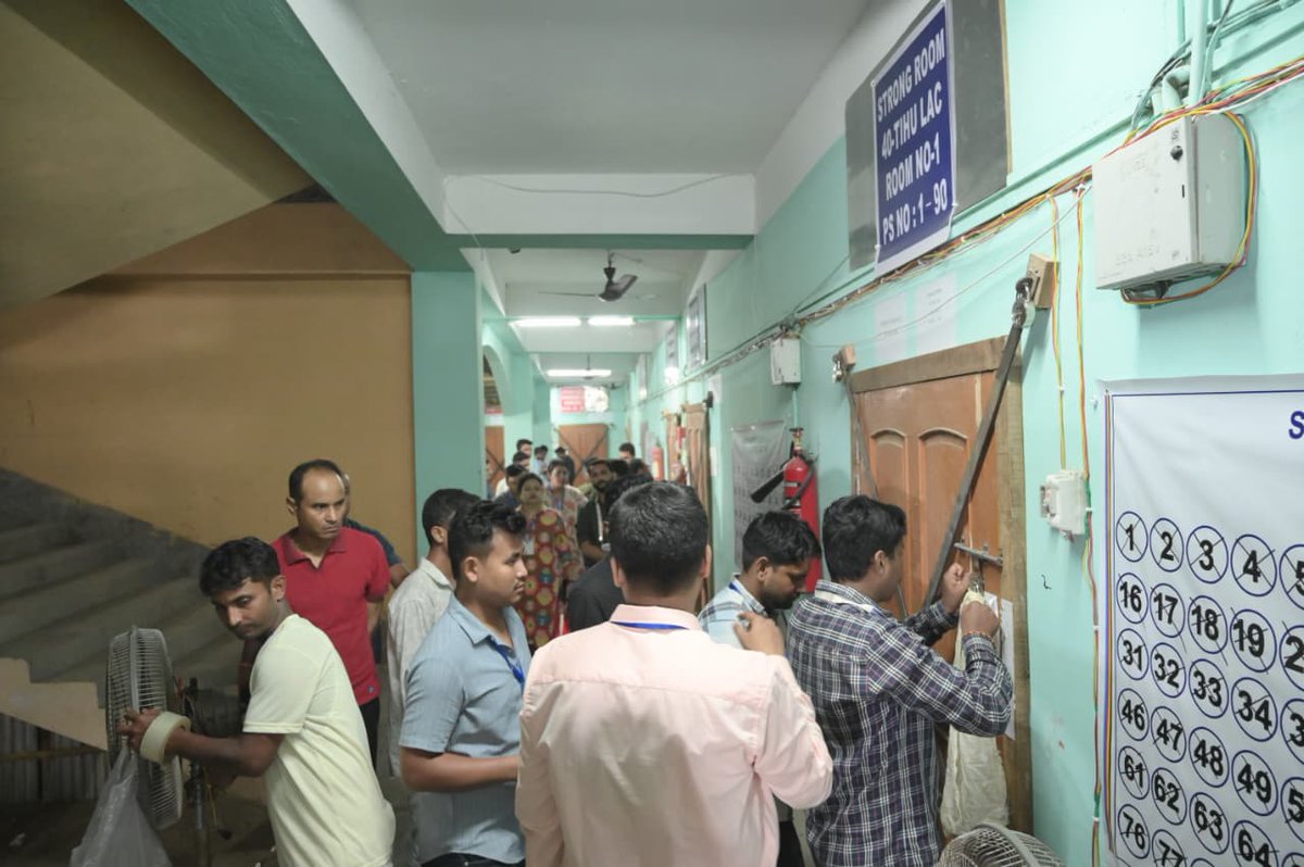 DEONalbari's tweet photo. Following the completion of the declaration of results of the Assembly Election, DEO Shri Nibedan Das Patowary, ACS, today oversaw and closely monitored the sealing of the EVM strong room, ensuring adherence to all prescribed protocols.
@ECISVEEP 
@ceoassam62029 
@diprassam https://t.co/NQ1AAwW36I