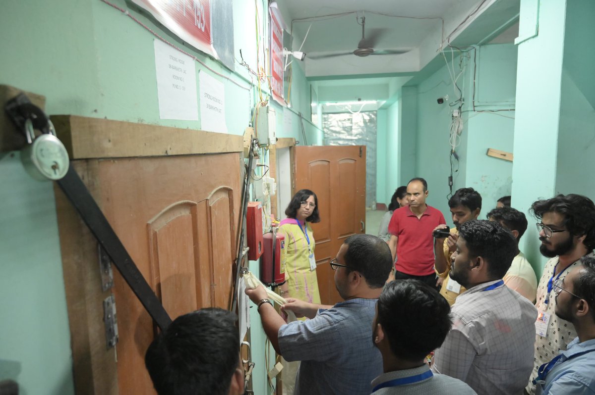 DEONalbari's tweet photo. Following the completion of the declaration of results of the Assembly Election, DEO Shri Nibedan Das Patowary, ACS, today oversaw and closely monitored the sealing of the EVM strong room, ensuring adherence to all prescribed protocols.
@ECISVEEP 
@ceoassam62029 
@diprassam https://t.co/NQ1AAwW36I