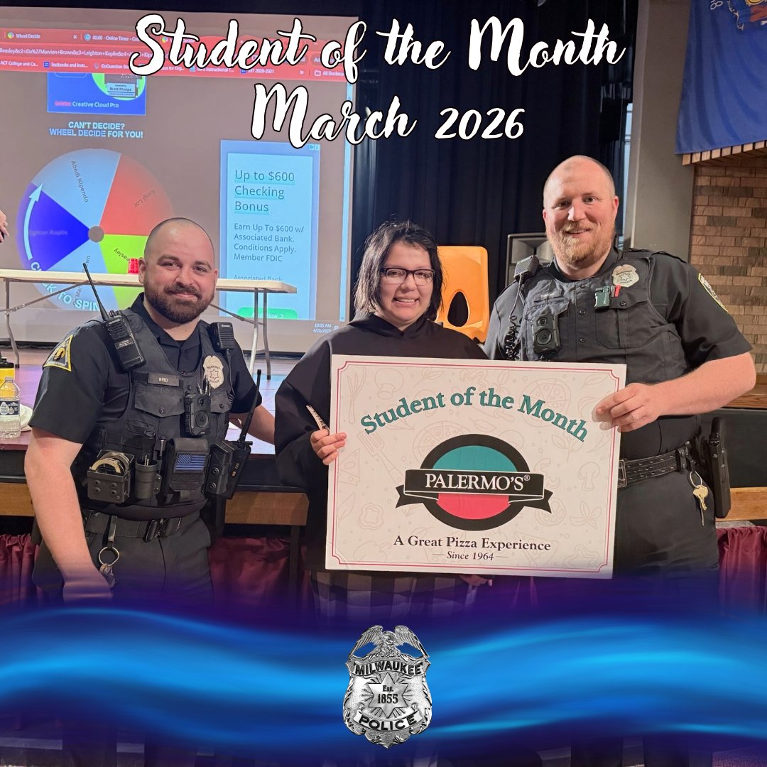 MilwaukeePolice's tweet image. #MKEPD #MPDSRO 

🎉 #Congratulations to all the "Students of the Month" at Vincent High School. Thank you for working hard and showing your best. They were awarded pizza by our community partner Palermo's Pizza. 🍕