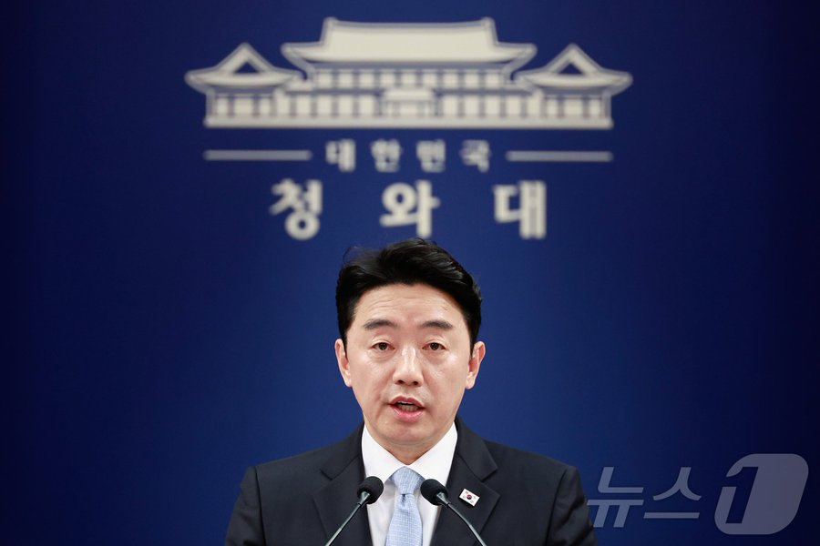 적폐 바로잡는 일이 이렇게 쉬웠는데
적폐청산 한다던 문재인 정부는 뭐했나?