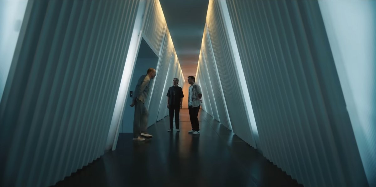 firstshowing's tweet image. An edge-of-your-seat story that asks what happens when we learn we aren't alone in the universe. Did they find aliens out there? This indie sci-fi flick is dropping directly onto VOD in June  – not a good sign, unfortunately. Even with this stacked cast. #SignalOne