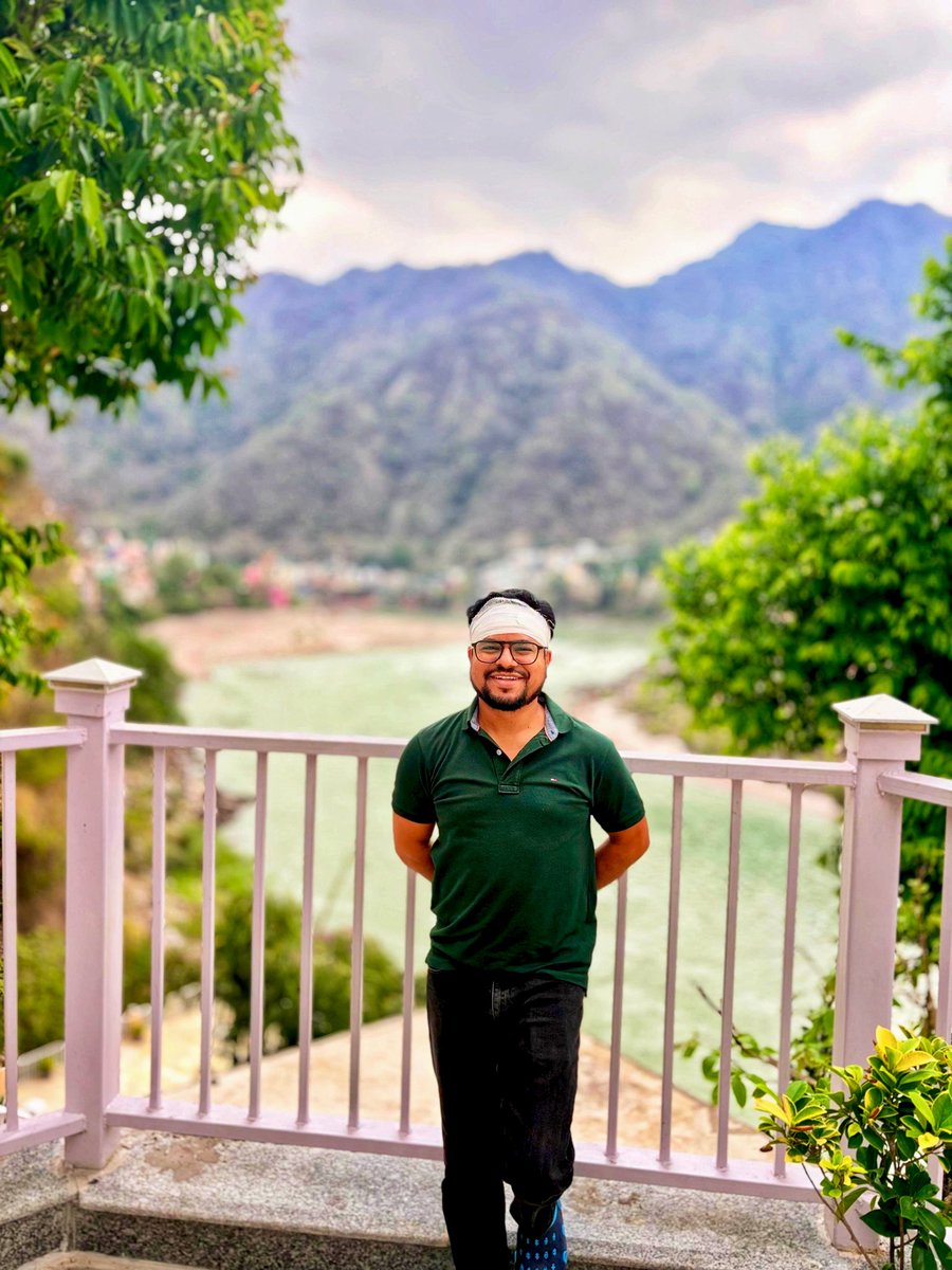 rockintiwari's tweet photo. #Rishikesh #GangaDarshan https://t.co/qol89Um39N