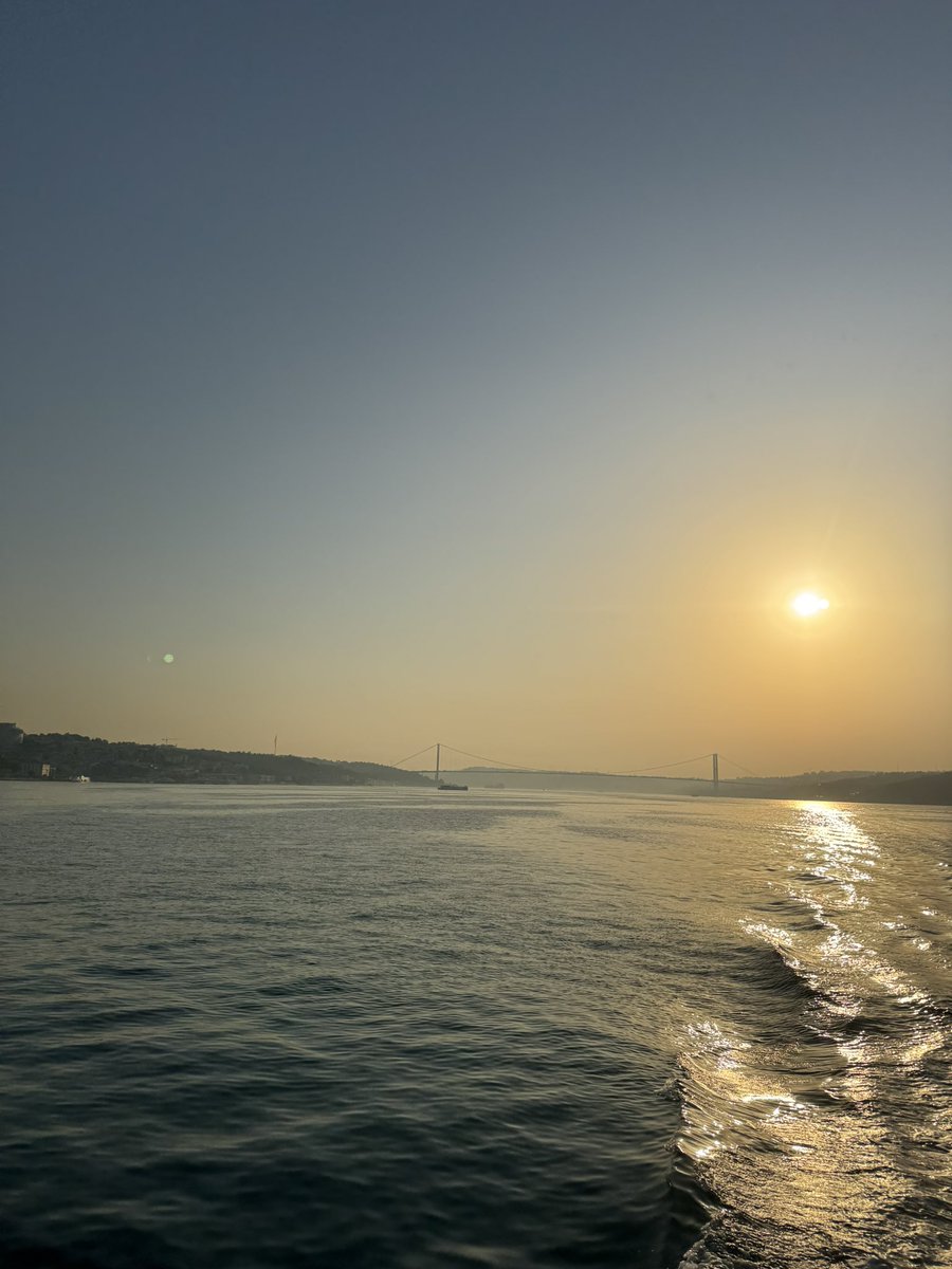 1sudert's tweet photo. filtreyle arap ülkelerine benzettikleri istanbulun güzelliği 🤩 https://t.co/nHGqsAcpkz