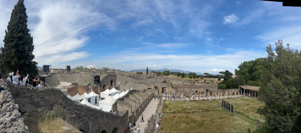 JemRoberts's tweet image. Only the British could visit the site of one of the most bewailed and harrowing tragic natural disastere in the annals of human pain and suffering and think… “This is the PERFECT setting for a saucy sitcom!” Salute! #Pompeii