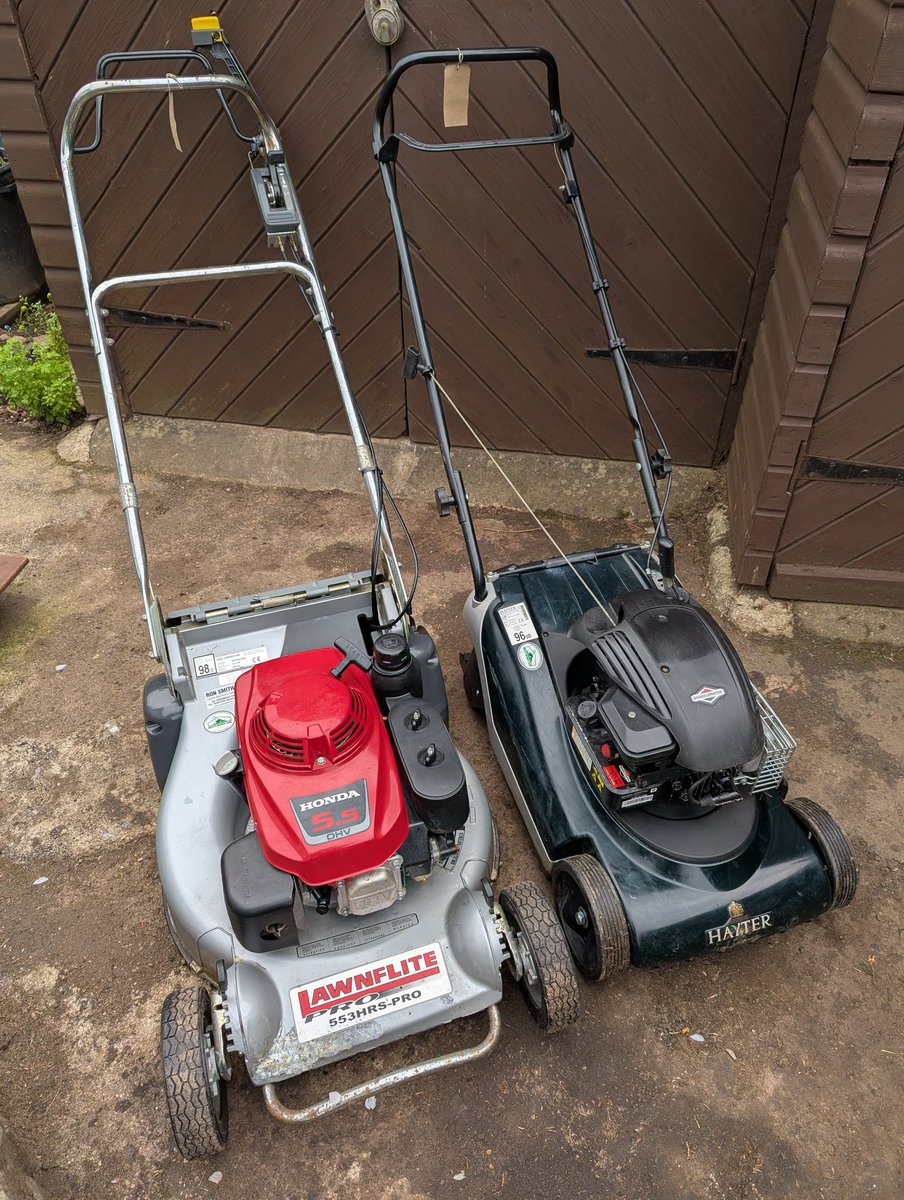WorthMowerCare's tweet image. Bank holiday or not… the work doesn’t stop.

A productive day servicing a mix of machines including a John Deere ride-on, a Honda-powered Lawnflite, and a Hayter.

All cleaned, serviced and running as they should, ready for the season ahead.

#Hereford #lawnmower #bankholiday