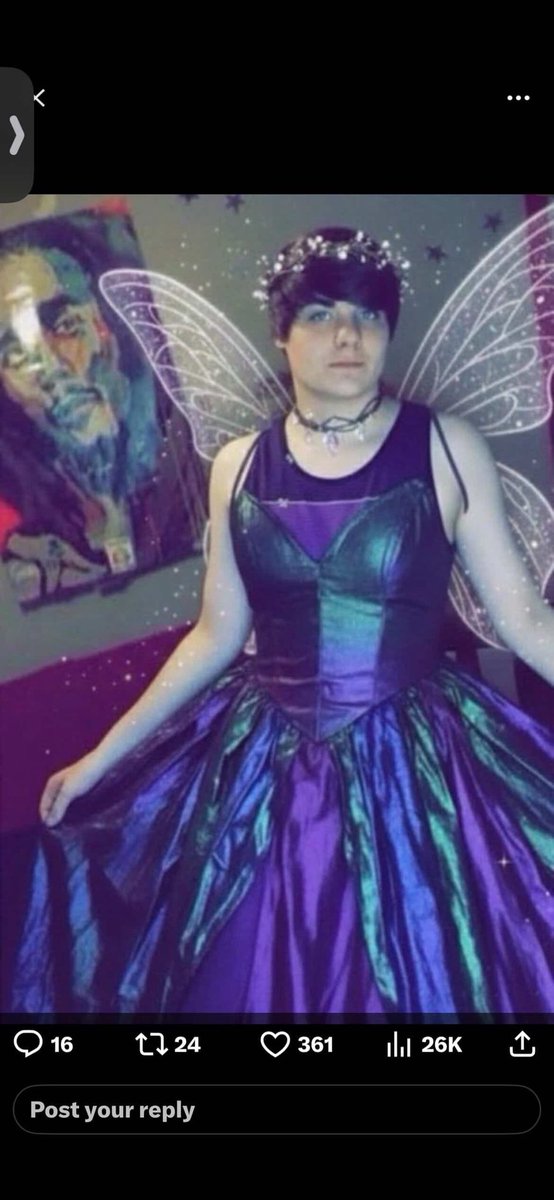 ayhefresh's tweet photo. @ChudTheBuilder He was a fairy 😂😂😂 https://t.co/o4s3yqISLj