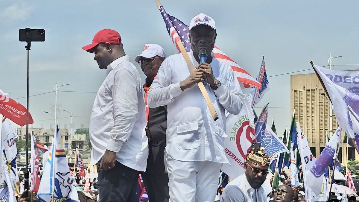 ChangementCong1's tweet image. Tout congolais épris de la dignité patriotique souffre actuellement dans sa chair. 
La bullshit c’est l’unique domaine où l’udps excelle publiquement.
Dommage collatéral

#FOLLOWER
#RDC
#TOUS