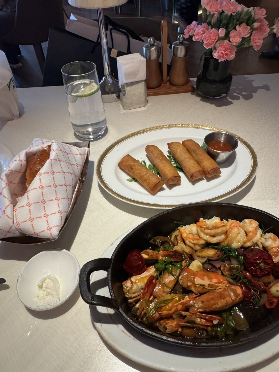 Riceo77's tweet photo. 不断追逐不断飞😋 https://t.co/LDWpsuGrV5