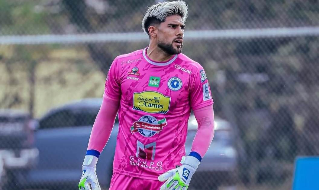 alpiedeldeporte's tweet image. El portero tico que es figura en #Panamá y está en semifinales sge.st/dduLaBr
