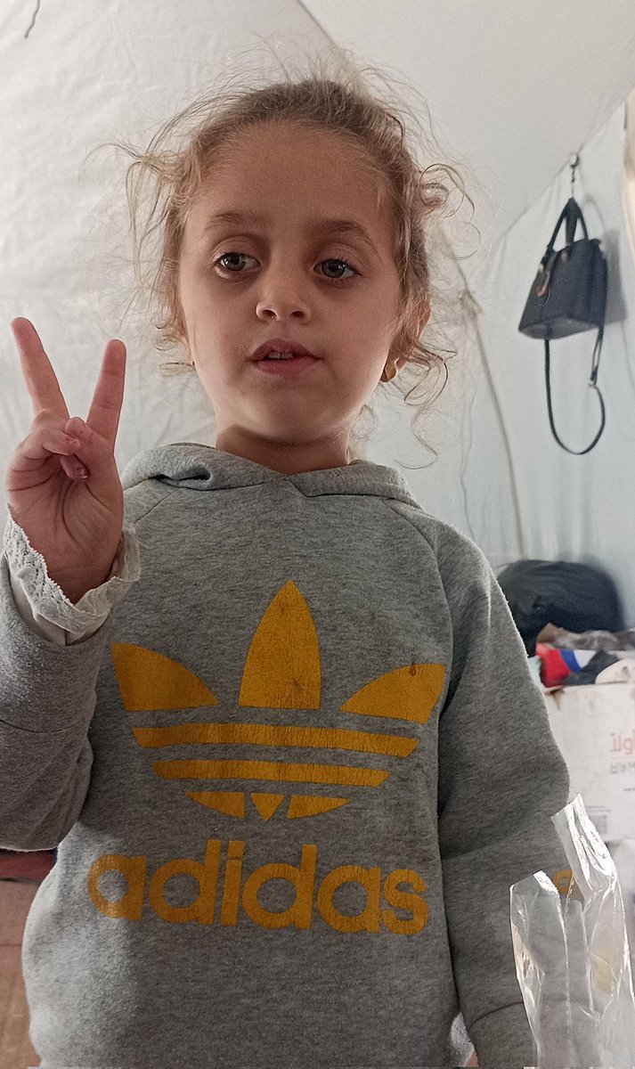 Mrah_sulieman's tweet image. 🥹I can’t do anything for my four-year-old daughter, Habiba… she urgently needs surgery, and I am completely helpless.
Her condition is getting worse day by day—she suffers from very high fevers, can barely eat, and her small body has become extremely weak. She needs her tonsils