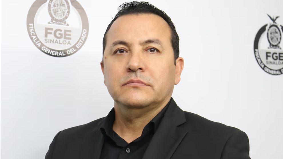 Riodoce_mx's tweet photo. La #Fiscalía de #Sinaloa informó que el #vicefiscal #DámasoCastroZaavedra se mantiene en funciones y en pleno ejercicio de sus atribuciones legales, pese a señalamientos del gobierno de #EstadosUnidos por presuntos vínculos con el #narcotráfico.
https://t.co/3u3dKmBkKI https://t.co/TGyTmkJI9H