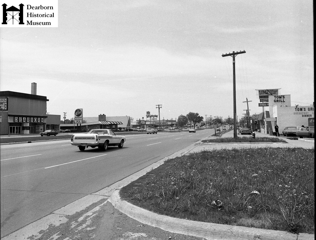 DearbornHMuseum's tweet photo. Given the popularity of our recent Dearborn Theater post, we wanted to share this May 1976 image of Michigan Avenue looking west. The Dearborn Theater is on the left https://t.co/k7psi0A3UH
