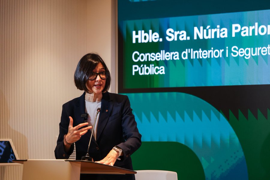 <a href="/salvadorilla/">Salvador Illa Roca</a> Això aixo, la teva Consellera per exemple