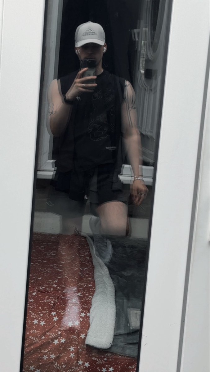 mcrgrey tweet media